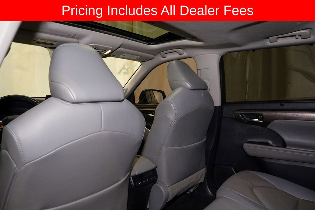 Used 2021 Toyota Highlander Limited AWD/4WD image 11