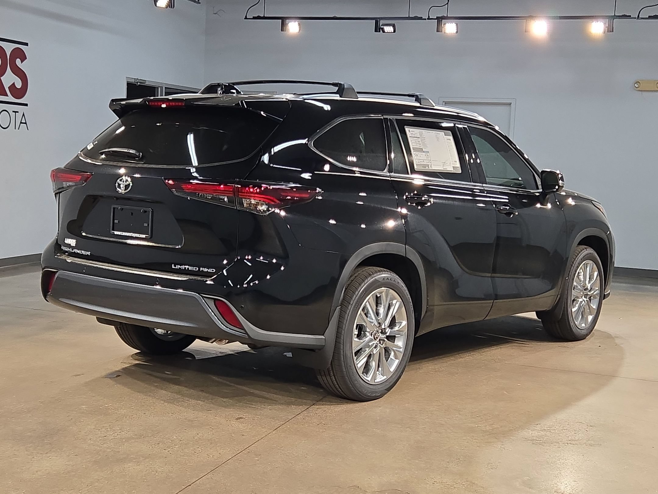 New 2026 Toyota Highlander Limited AWD/4WD image 7
