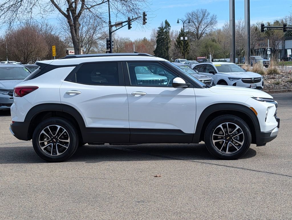 Used 2025 Chevrolet TrailBlazer LT FWD image 14