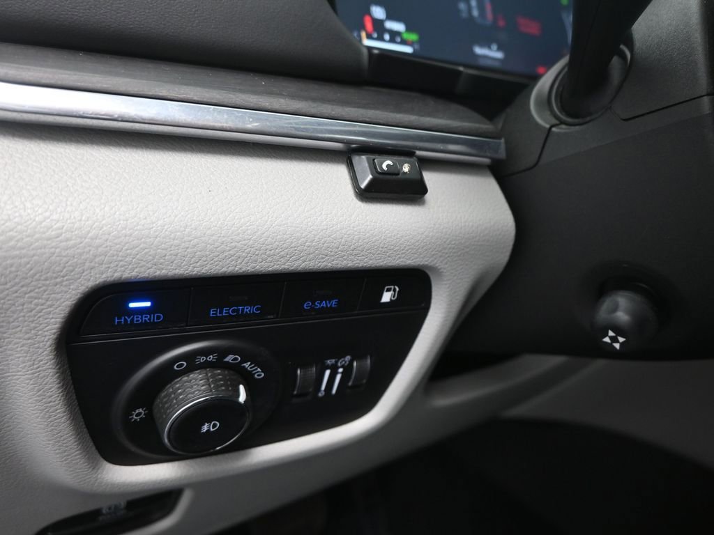 Used 2022 Jeep Grand Cherokee Overland w/ Advanced Protech Group III image 16