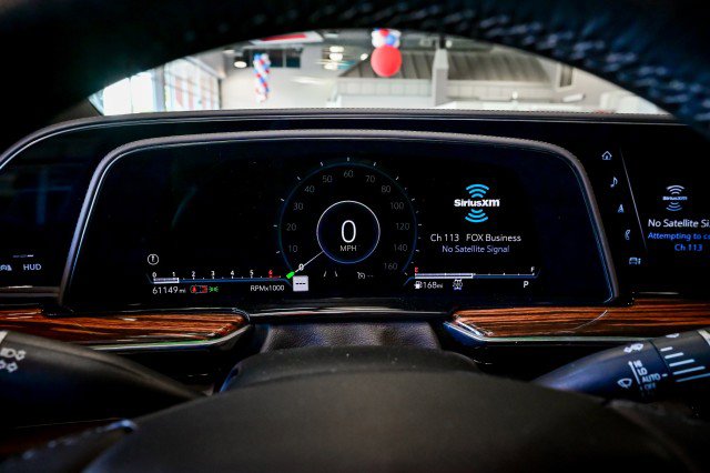 Used 2021 Cadillac Escalade ESV Premium Luxury AWD/4WD image 31