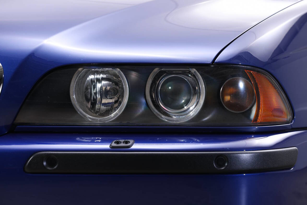 Used 2002 BMW M5 image 16