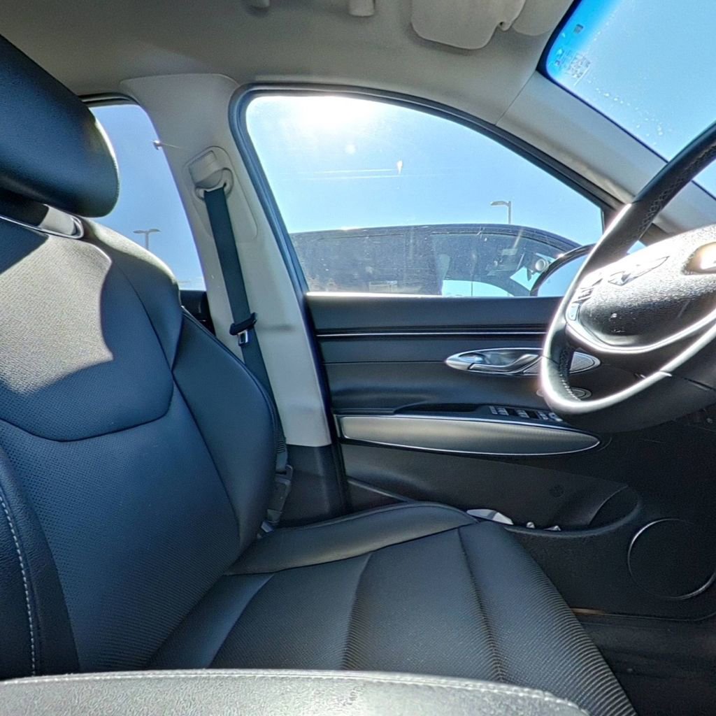 Used 2023 Genesis GV70 2.5T w/ Select Package image 32