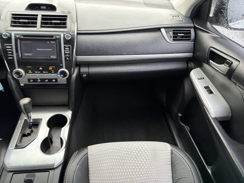 Used 2014 Toyota Camry SE FWD image 17