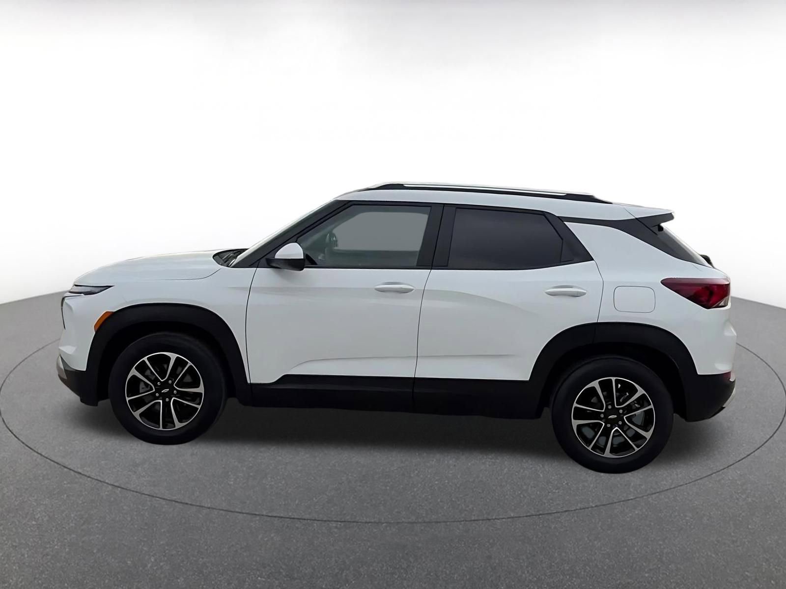 Used 2025 Chevrolet TrailBlazer LT image 9