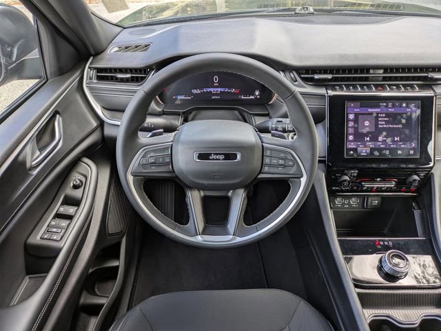 Used 2024 Jeep Grand Cherokee L Laredo image 22