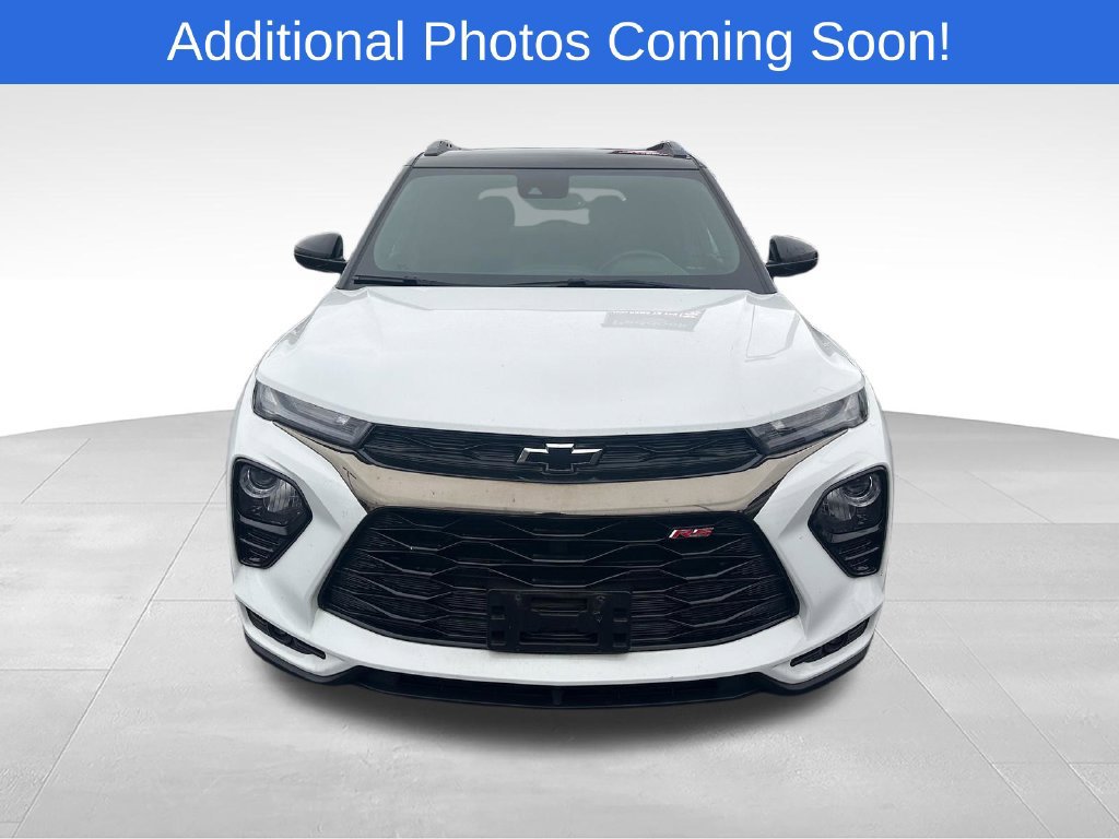 Used 2023 Chevrolet TrailBlazer RS w/ Sun and Liftgate Package AWD/4WD image 2