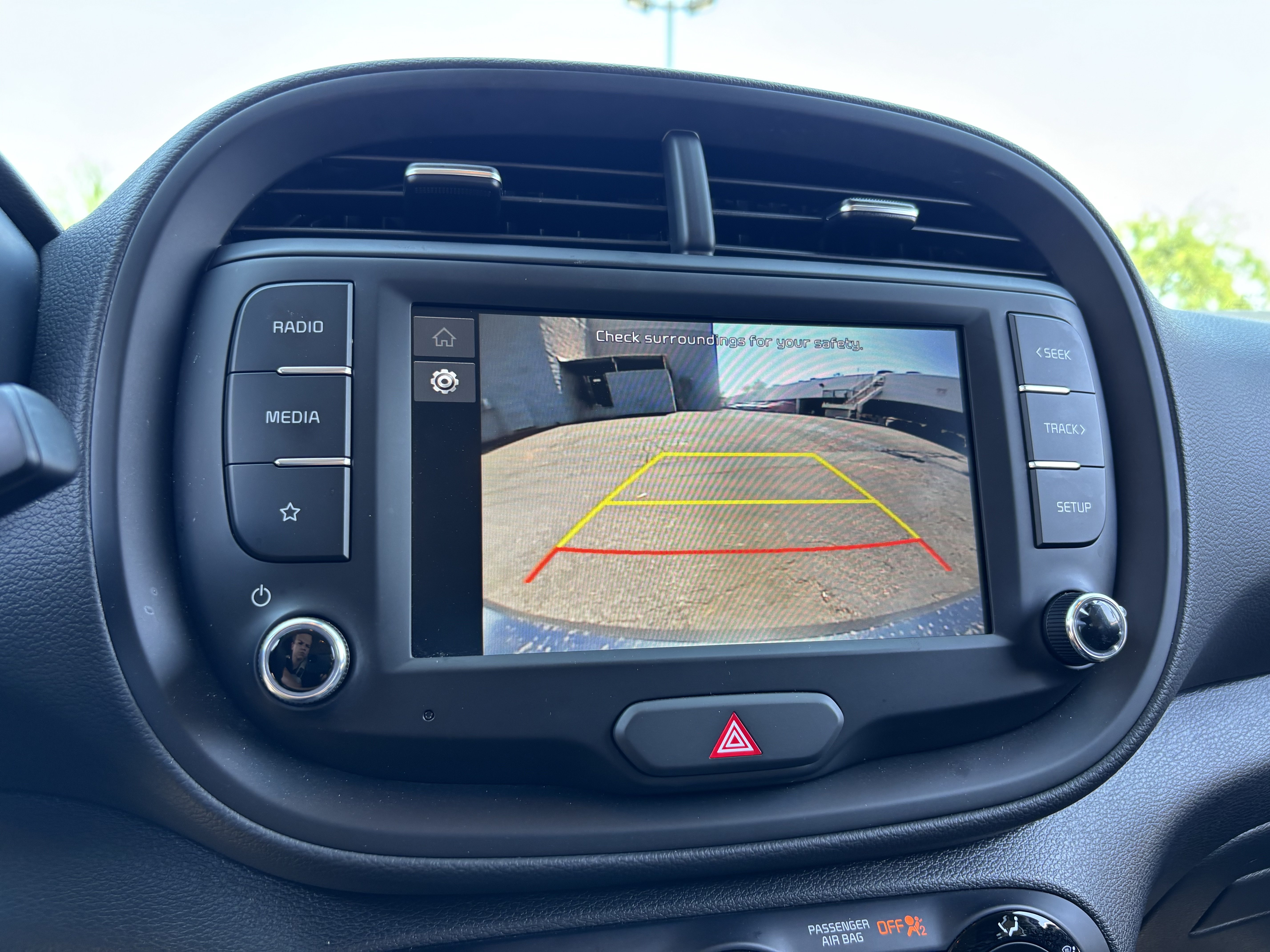 Certified 2025 Kia Soul LX w/ LX Technology Package FWD image 21