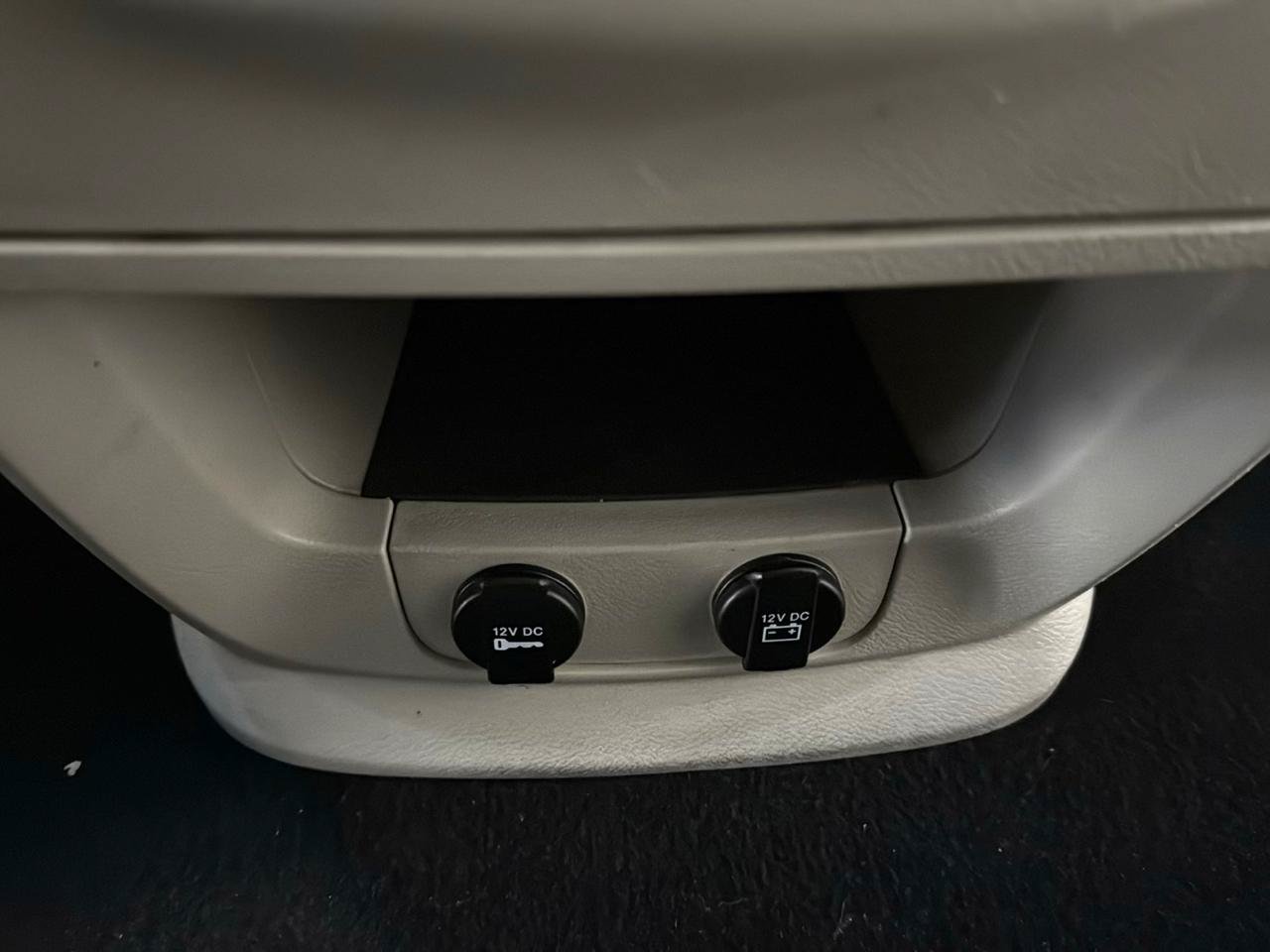 Used 2015 Chrysler Town & Country Touring FWD image 21