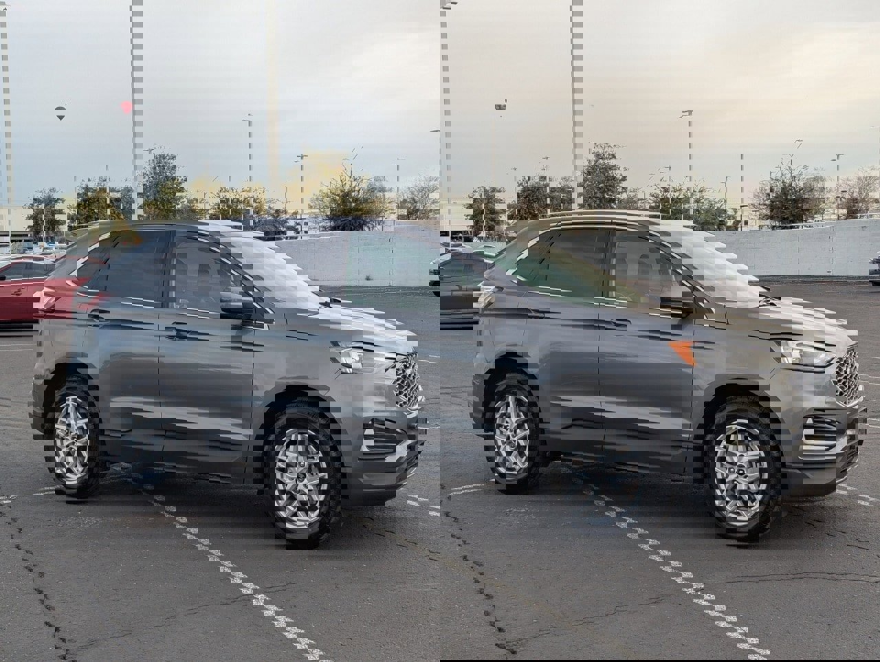 Used 2024 Ford Edge SEL image 8