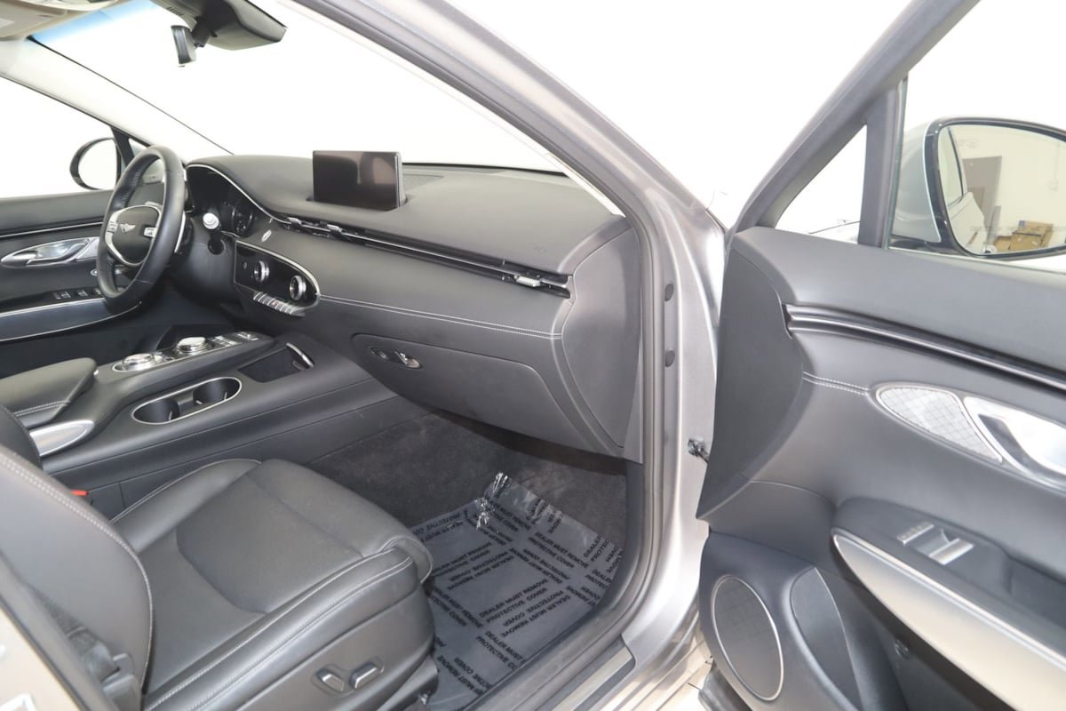 Used 2023 Genesis GV70 2.5T w/ Select Package AWD/4WD image 48