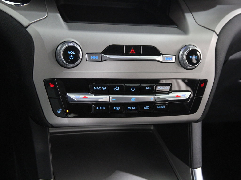 Certified 2022 Ford Explorer XLT w/ Equipment Group 202A image 15