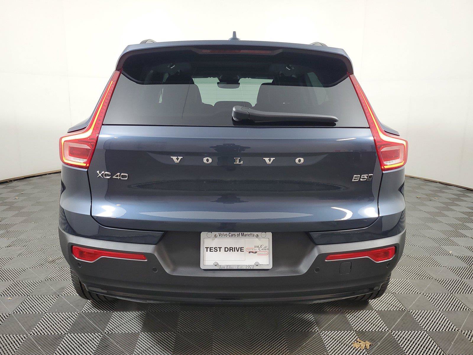 Certified 2026 Volvo XC40 B5 Core AWD/4WD image 5