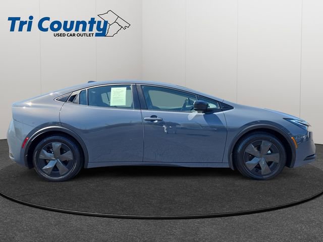 Used 2025 Toyota Prius LE image 9