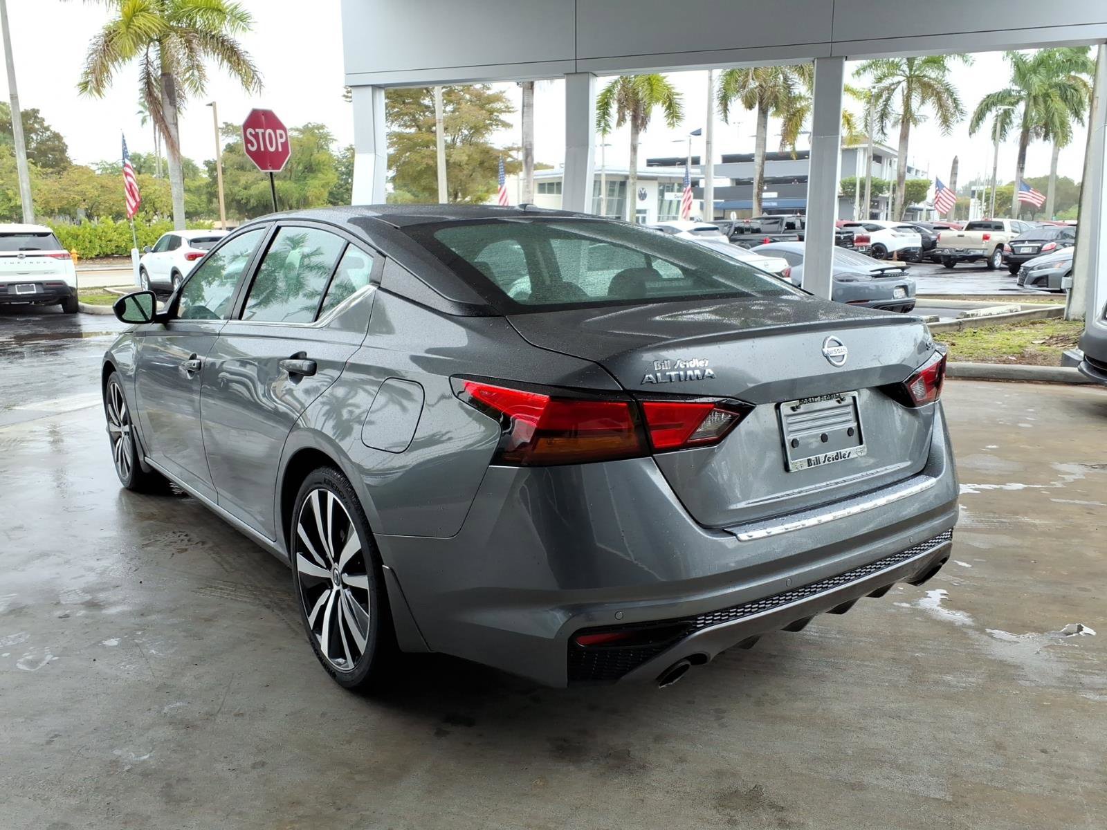 Certified 2021 Nissan Altima 2.5 SR image 4