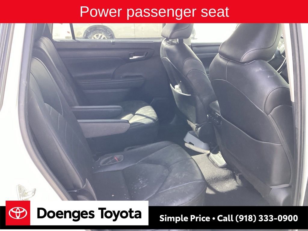 Used 2020 Toyota Highlander XLE image 13