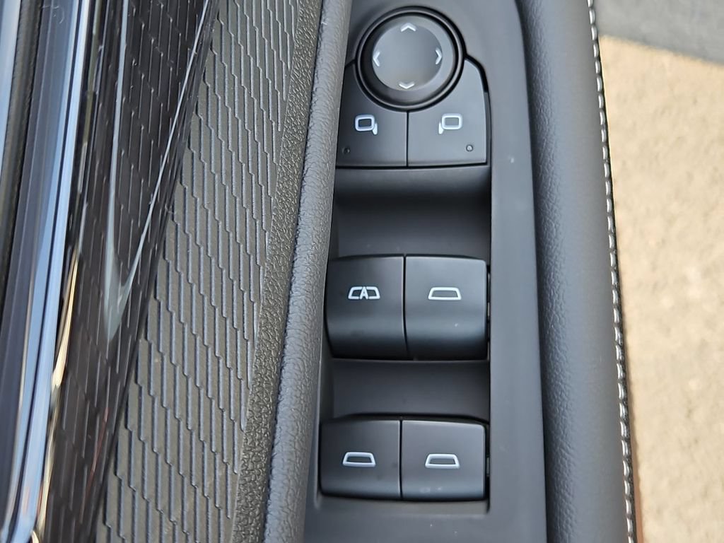 New 2026 Chevrolet Blazer EV LT w/ Midnight/Sport Edition FWD image 14