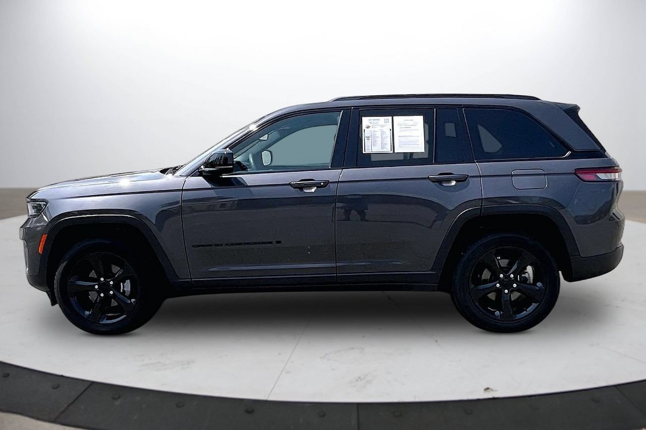 Certified 2023 Jeep Grand Cherokee Altitude AWD/4WD image 5