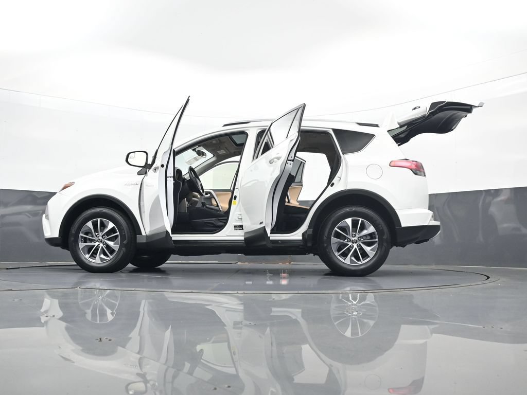 Used 2016 Toyota RAV4 XLE AWD/4WD image 34