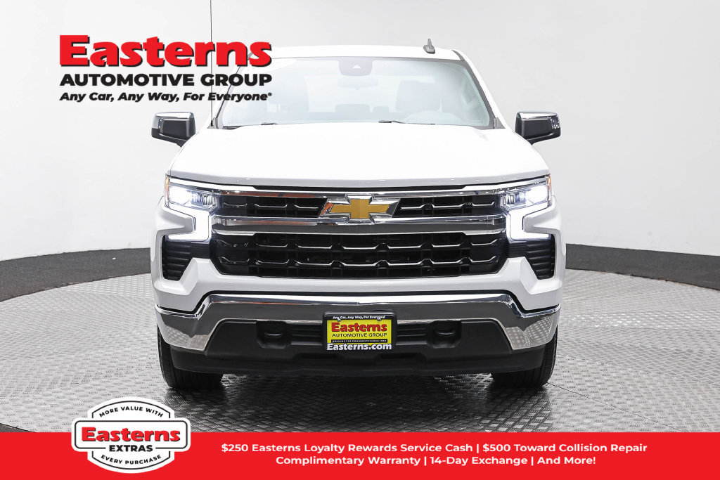 Used 2023 Chevrolet Silverado 1500 LT AWD/4WD image 3
