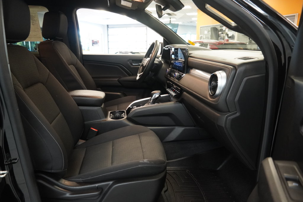 Used 2023 Chevrolet Colorado LT w/ LT Convenience Package AWD/4WD image 35