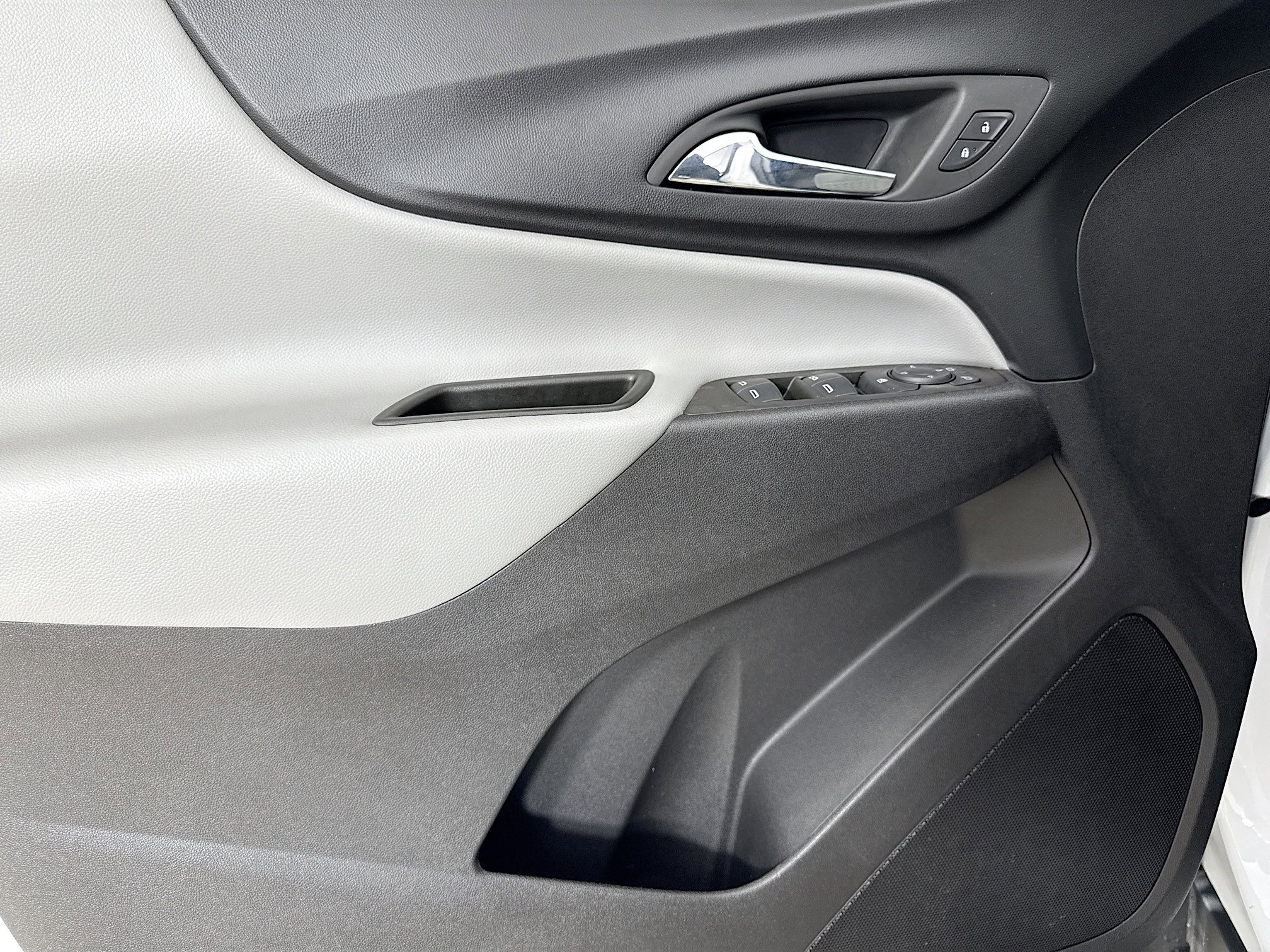 Used 2024 Chevrolet Equinox LS image 18