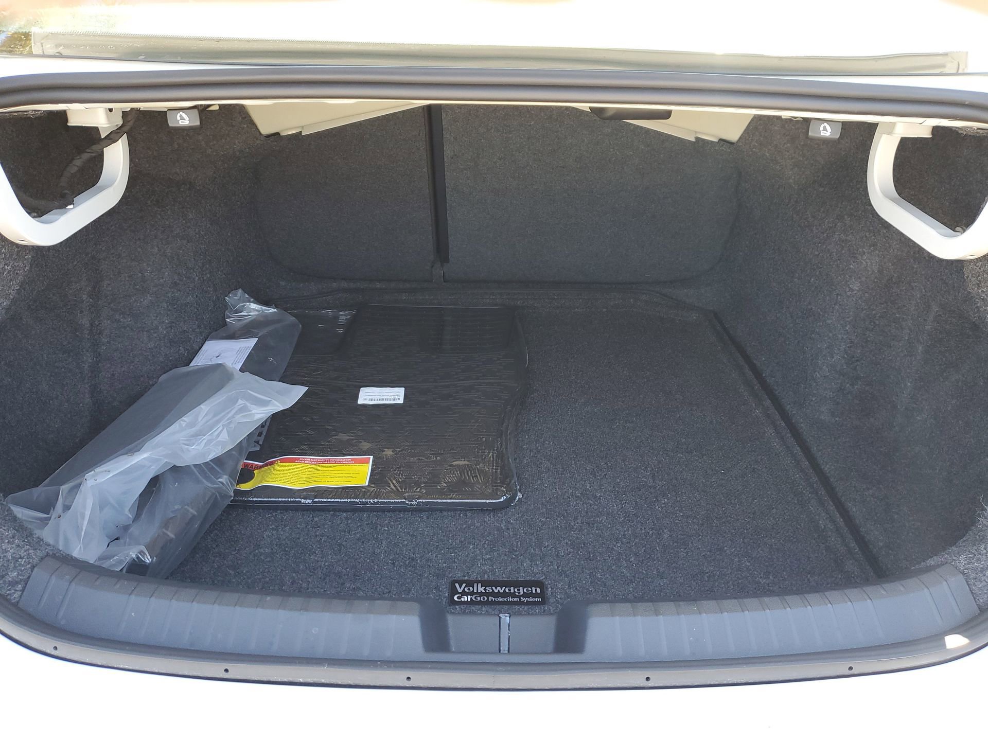 Used 2025 Volkswagen Jetta SE image 9