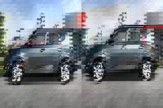 Used 2023 Kia Soul LX image 8