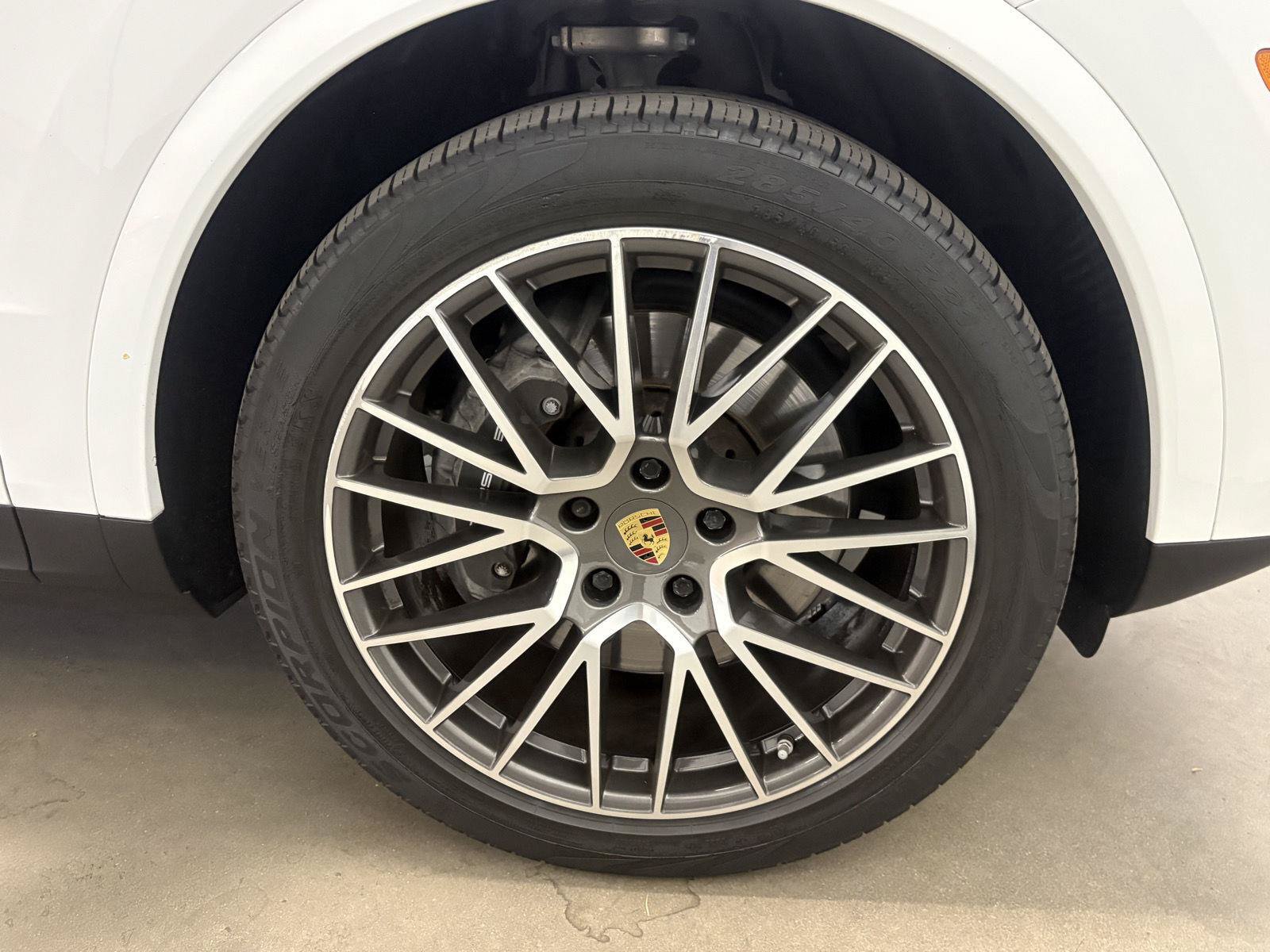 Used 2022 Porsche Cayenne AWD/4WD image 52