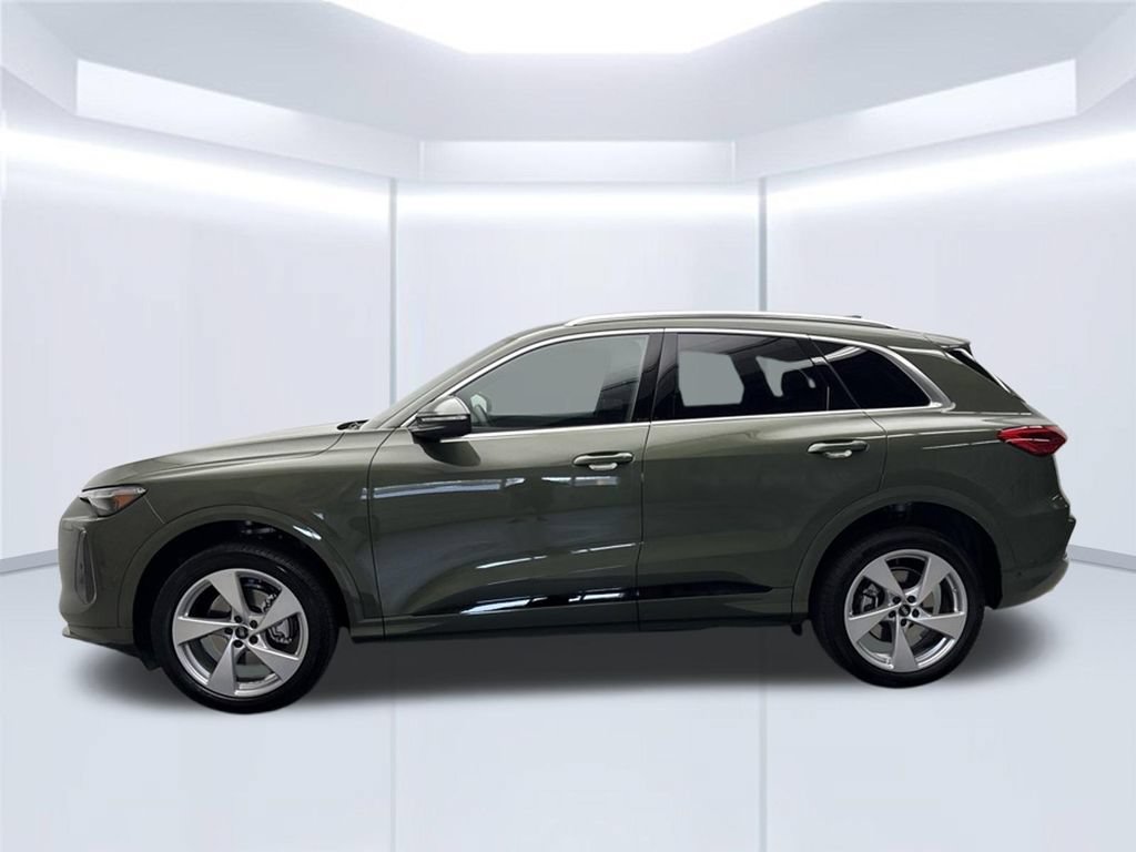 Used 2025 Audi Q5 Premium Plus w/ Premium Plus AWD/4WD image 2