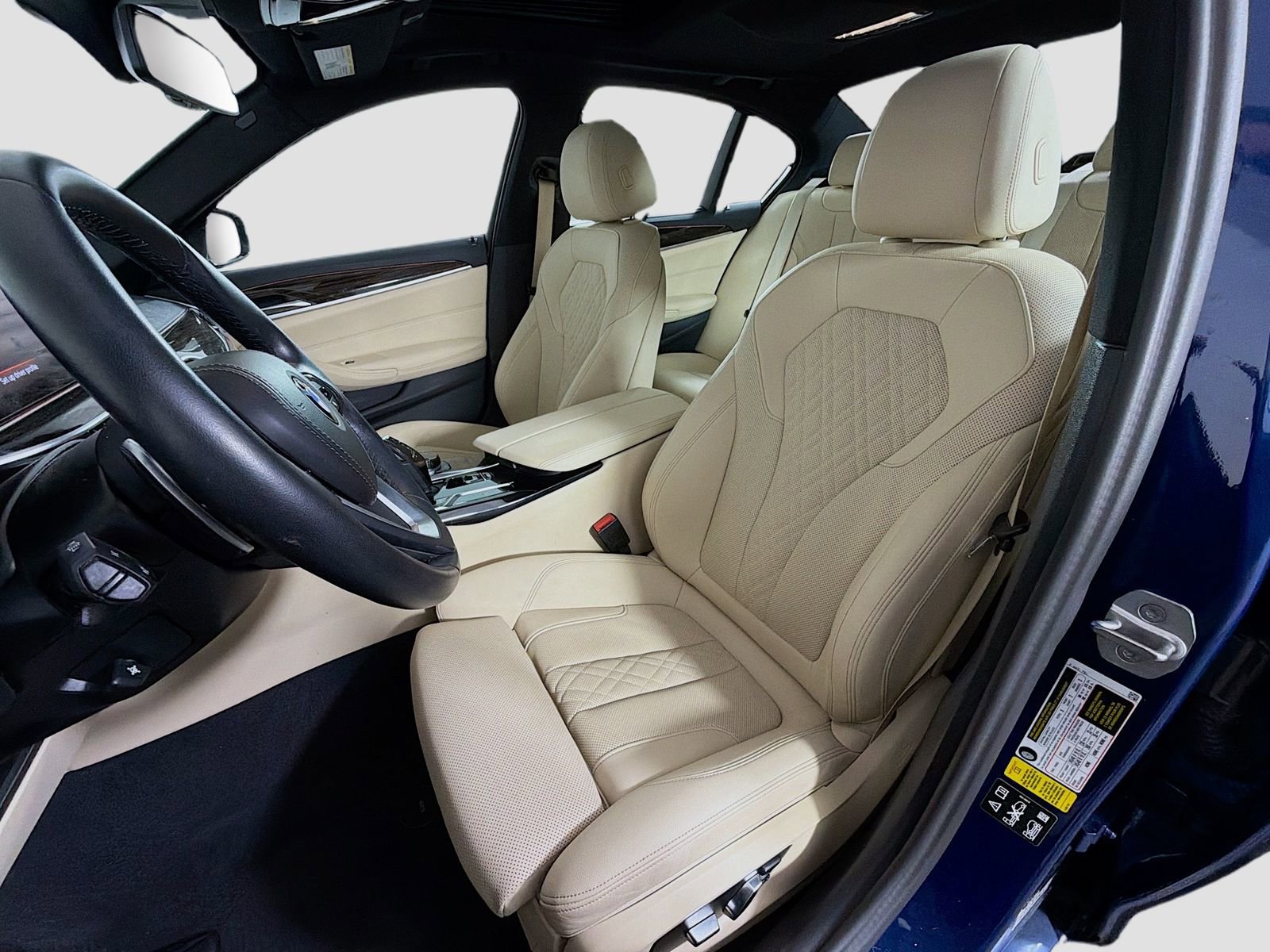 Used 2023 BMW 540i xDrive w/ Executive Package image 12