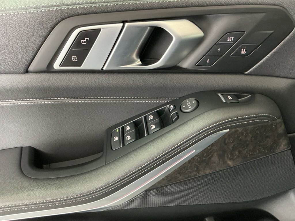 Certified 2022 BMW X5 sDrive40i w/ M Sport Package RWD image 18