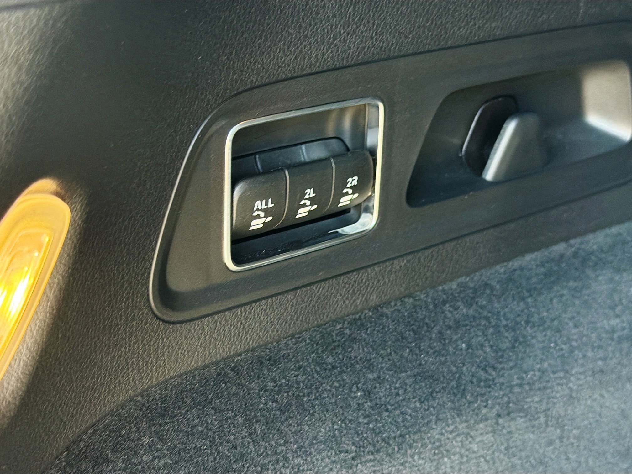 Used 2025 Mercedes-Benz GLS 450 4MATIC image 13