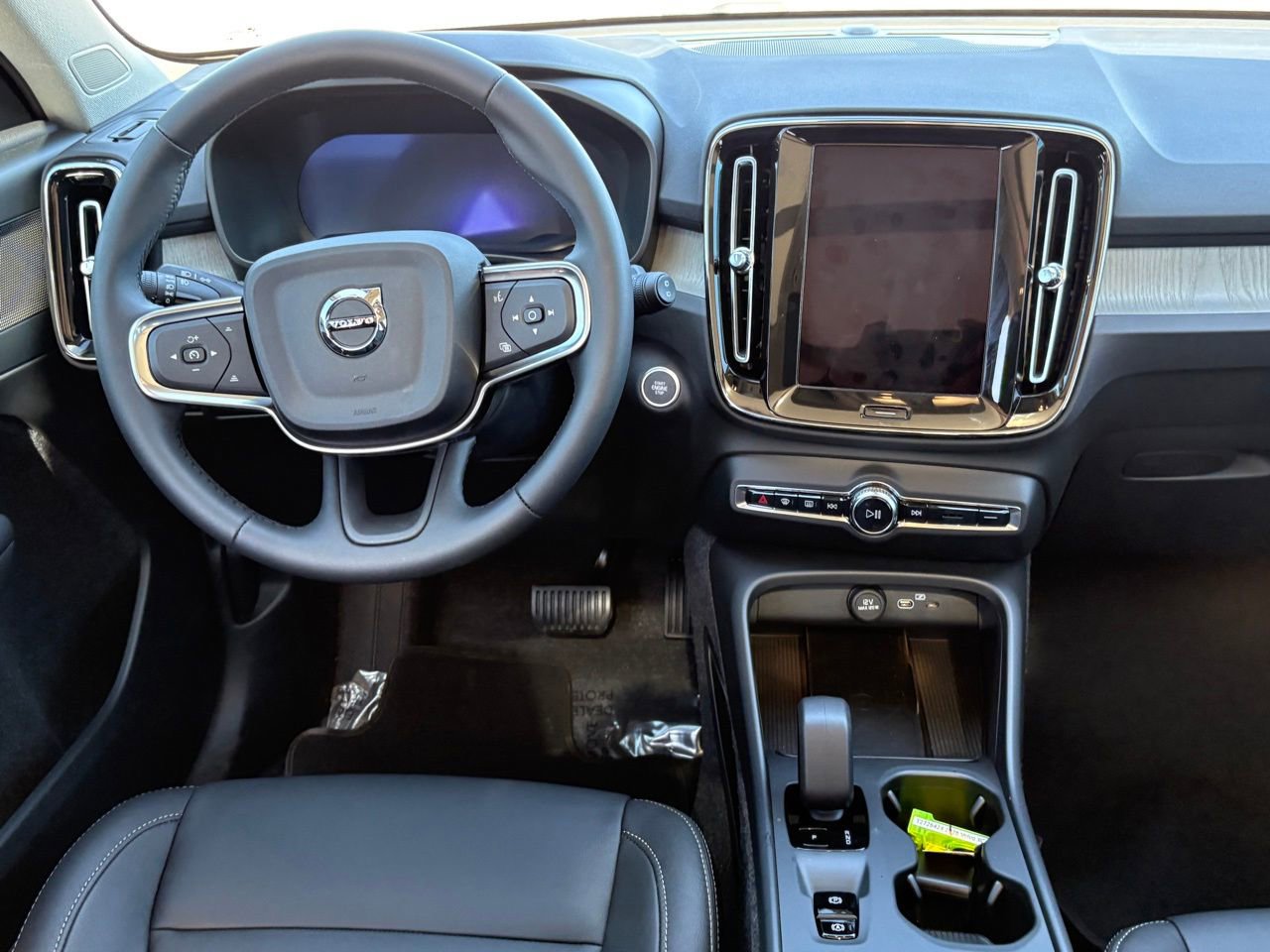 New 2026 Volvo XC40 B4 Core image 11