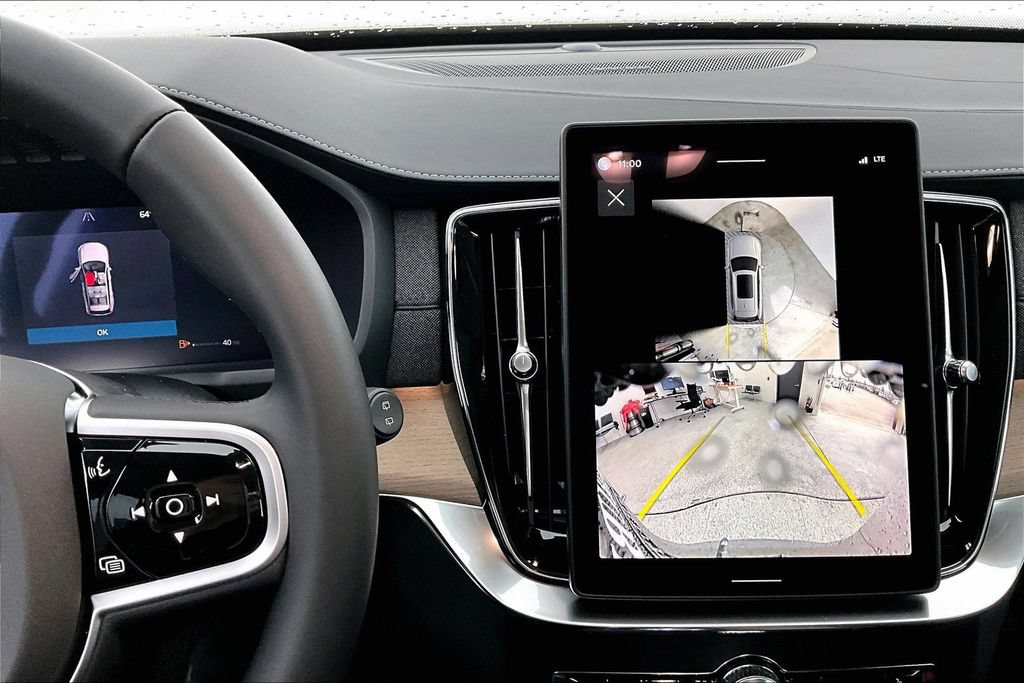 New 2026 Volvo XC90 B5 Plus AWD/4WD image 18