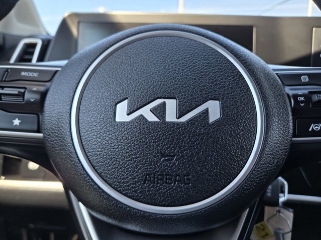 Used 2025 Kia Sportage LX FWD image 24