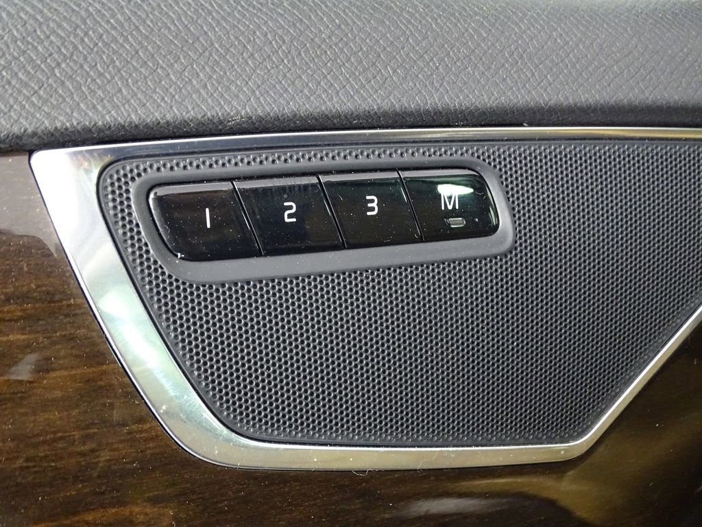 Used 2016 Volvo XC90 T6 Momentum w/ Protection Package Plus image 21