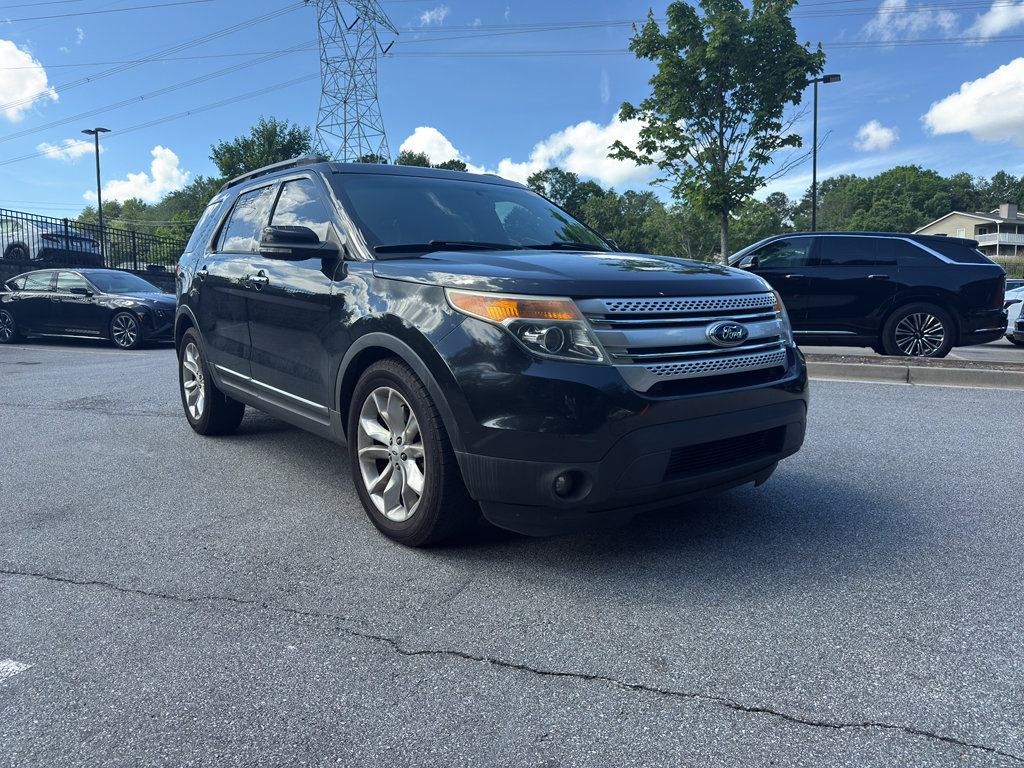 Used 2015 Ford Explorer XLT w/ Equipment Group 202A FWD image 4