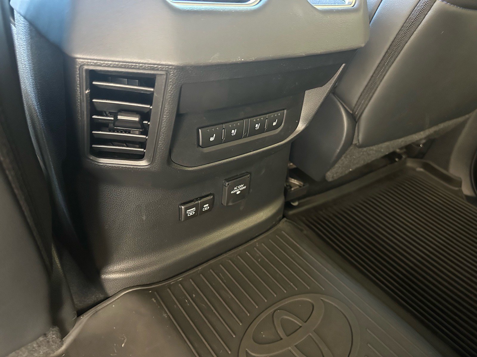 Used 2024 Toyota Tundra Platinum AWD/4WD image 32