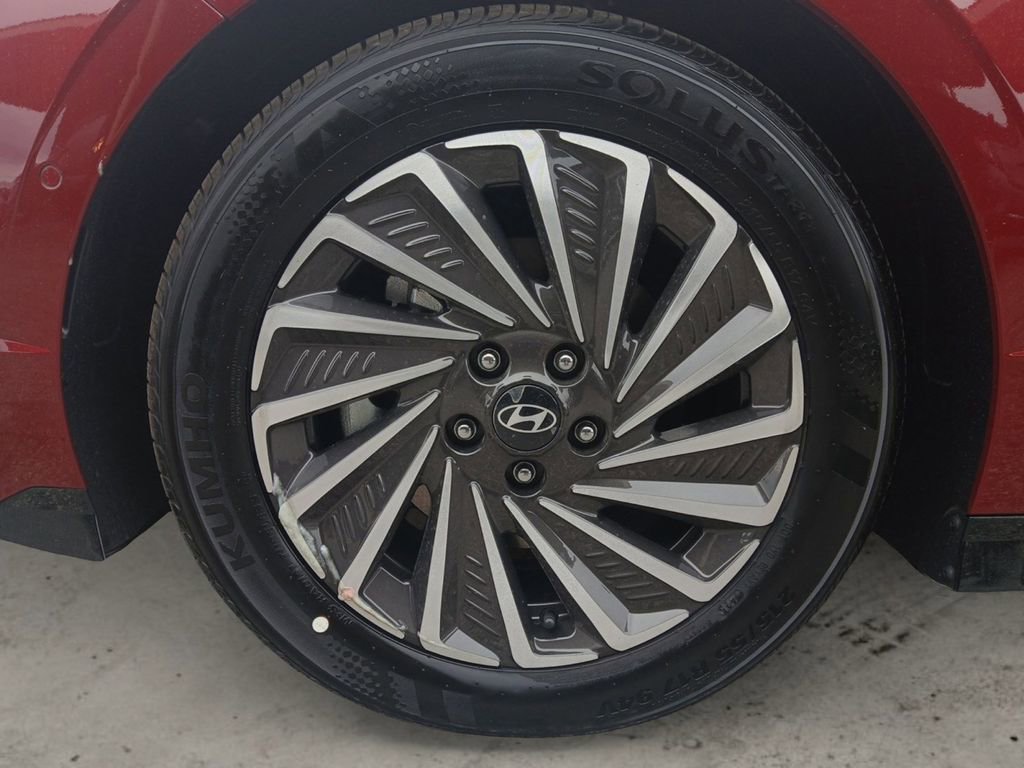 New 2025 Hyundai Sonata Limited image 14