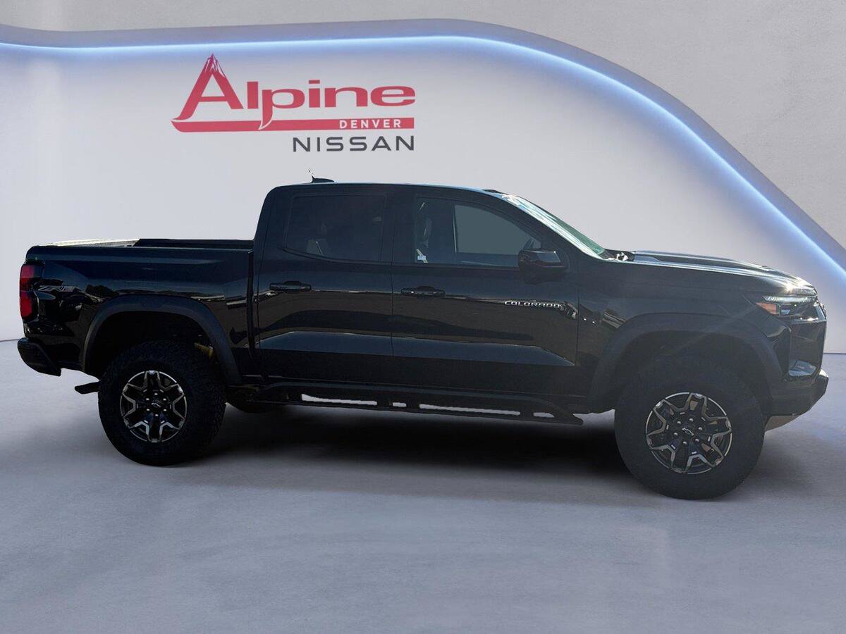 Used 2024 Chevrolet Colorado ZR2 w/ Technology Package AWD/4WD image 6