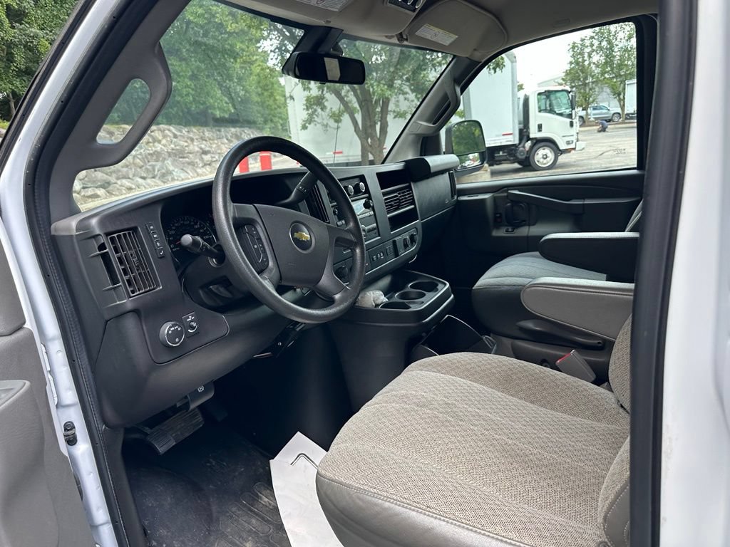 Used 2020 Chevrolet Express 3500 LT w/ LT Preferred Equipment Group RWD image 10