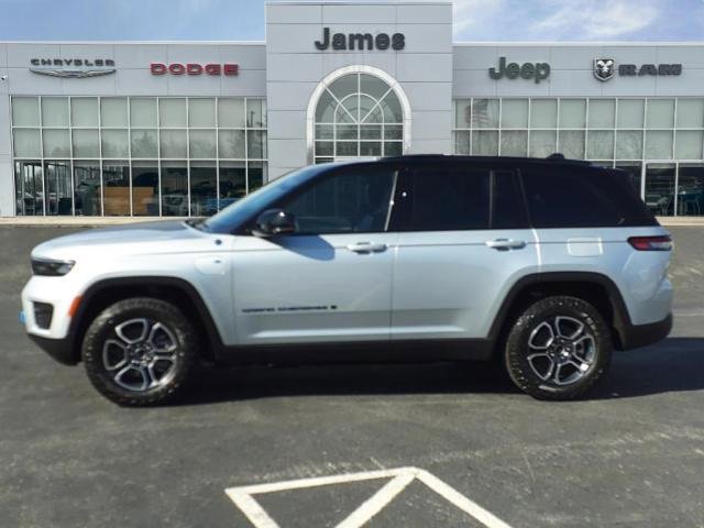 New 2023 Jeep Grand Cherokee Trailhawk image 2