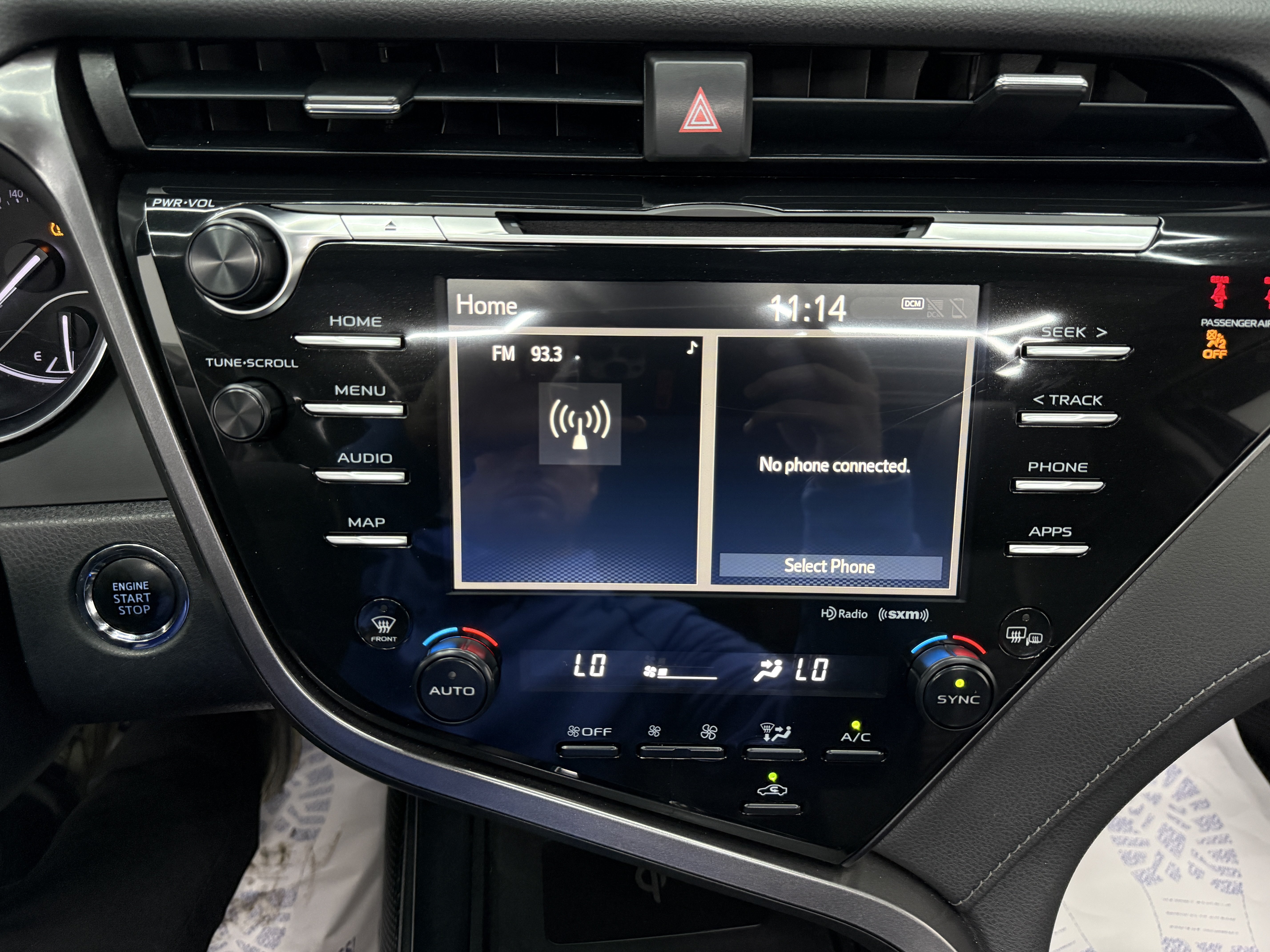 Used 2019 Toyota Camry SE FWD image 16