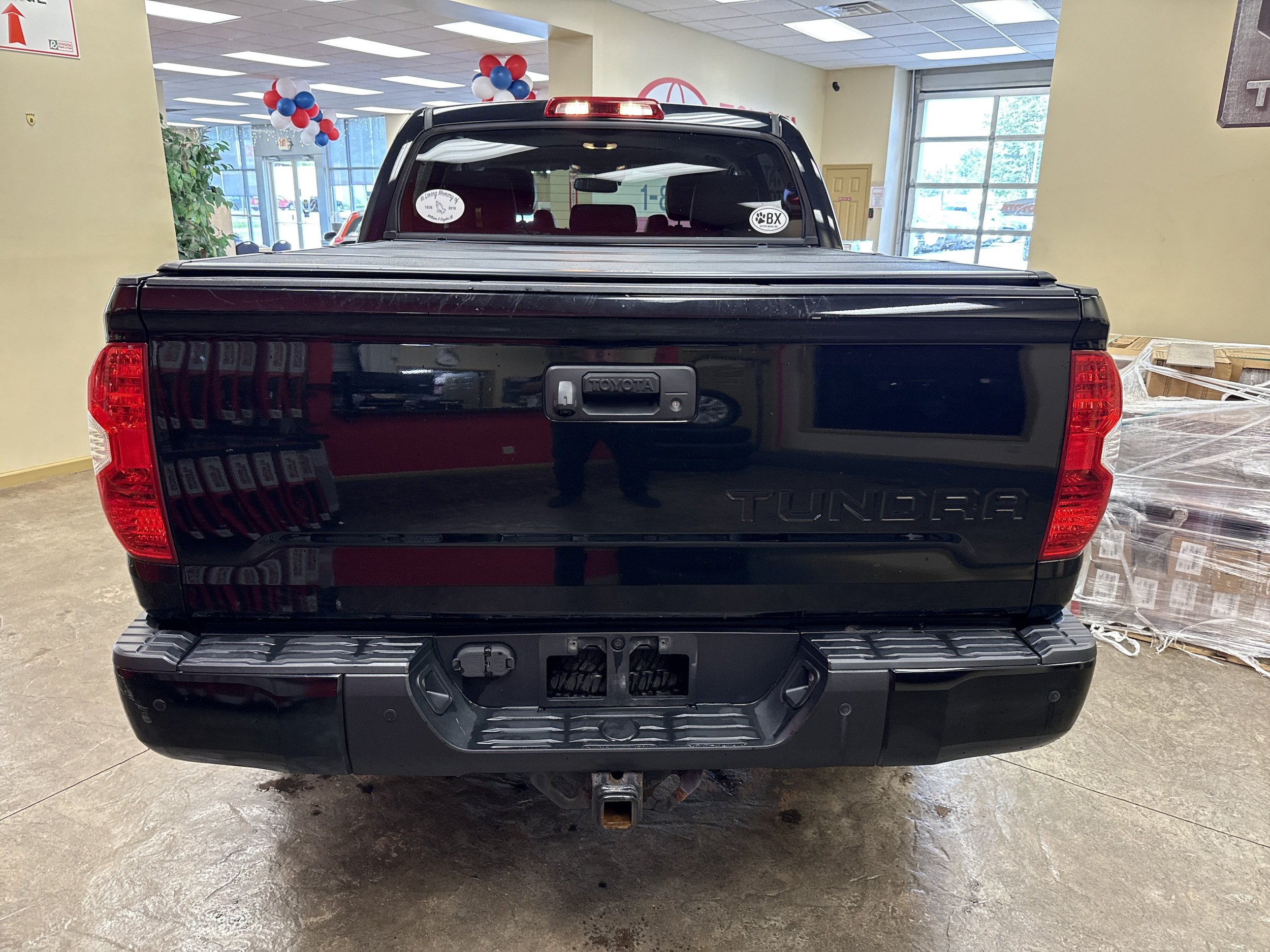 Used 2019 Toyota Tundra Limited w/ Limited Premium Package AWD/4WD image 11