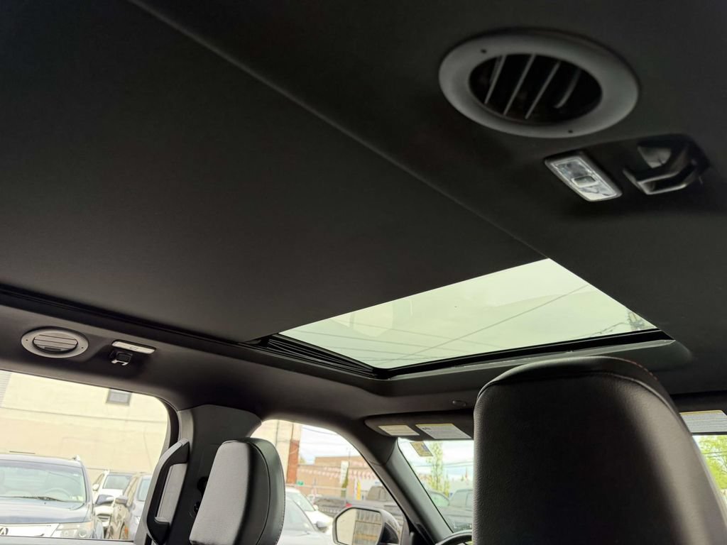 Used 2022 Ford Explorer ST-Line AWD/4WD image 20