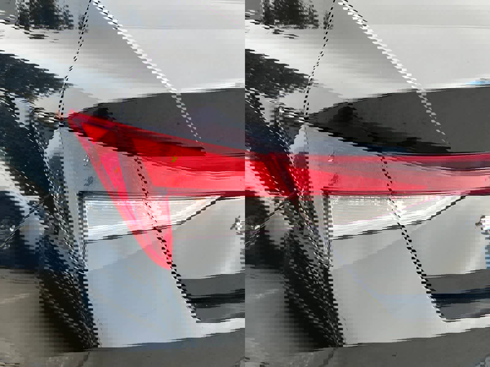 Used 2021 Hyundai Elantra SE image 25