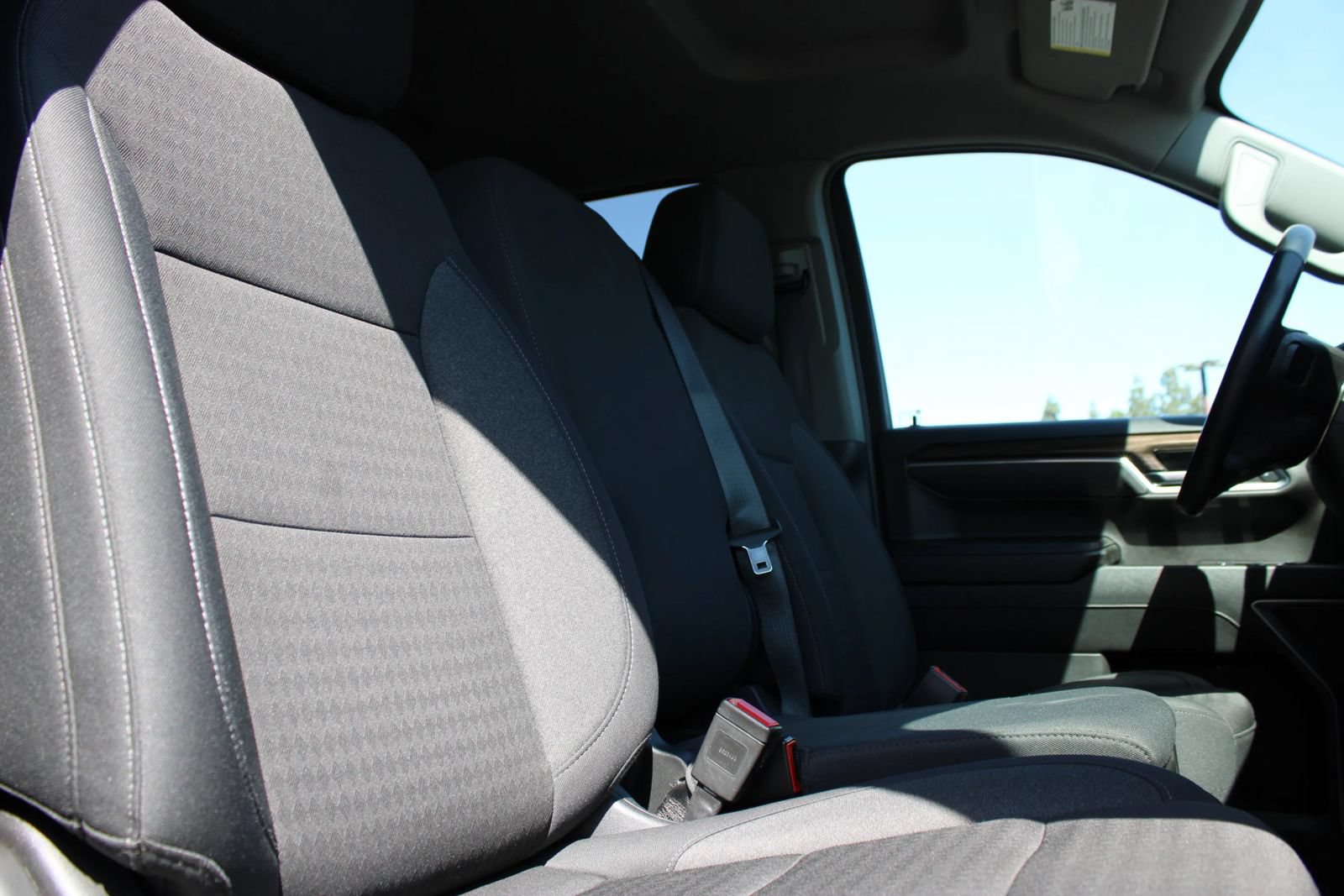 Used 2025 Chevrolet Silverado 1500 LT RWD image 6
