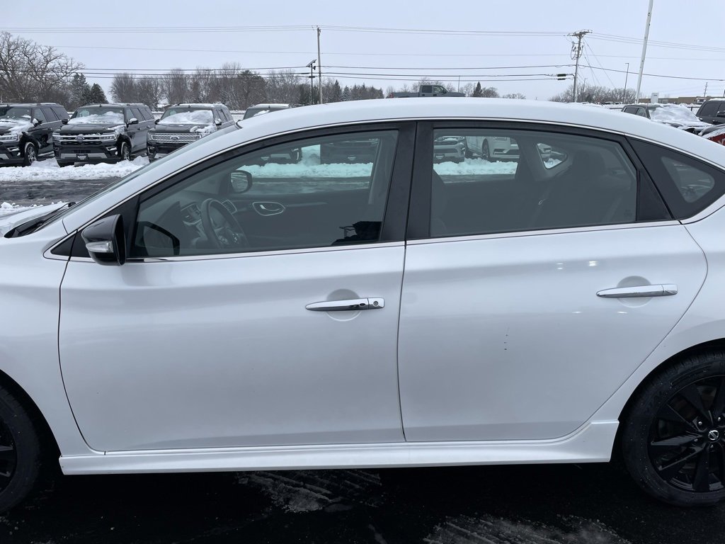 Used 2017 Nissan Sentra SR w/ SR Midnight Edition image 23
