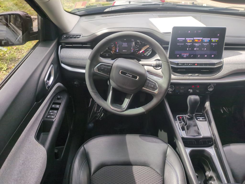 Certified 2022 Jeep Compass Latitude image 17